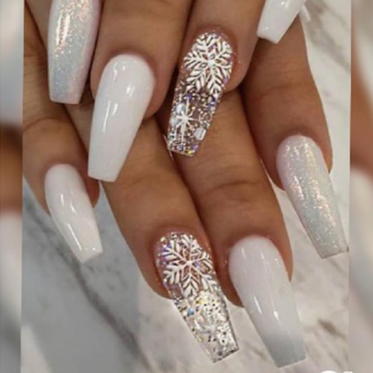 Women's Snowflake Winter Themed Gliter Nail set wth Accent Nails