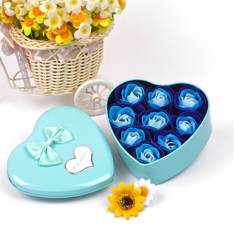 Heart Shaped 9 Mini Flower Rose Gift