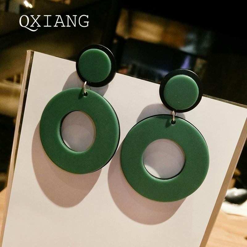 Anting -anting mode retro donat bundar