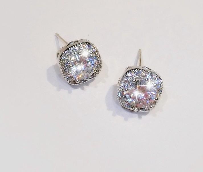 Cushion Cut Sparkle Stud Earrings - Theone Apparel