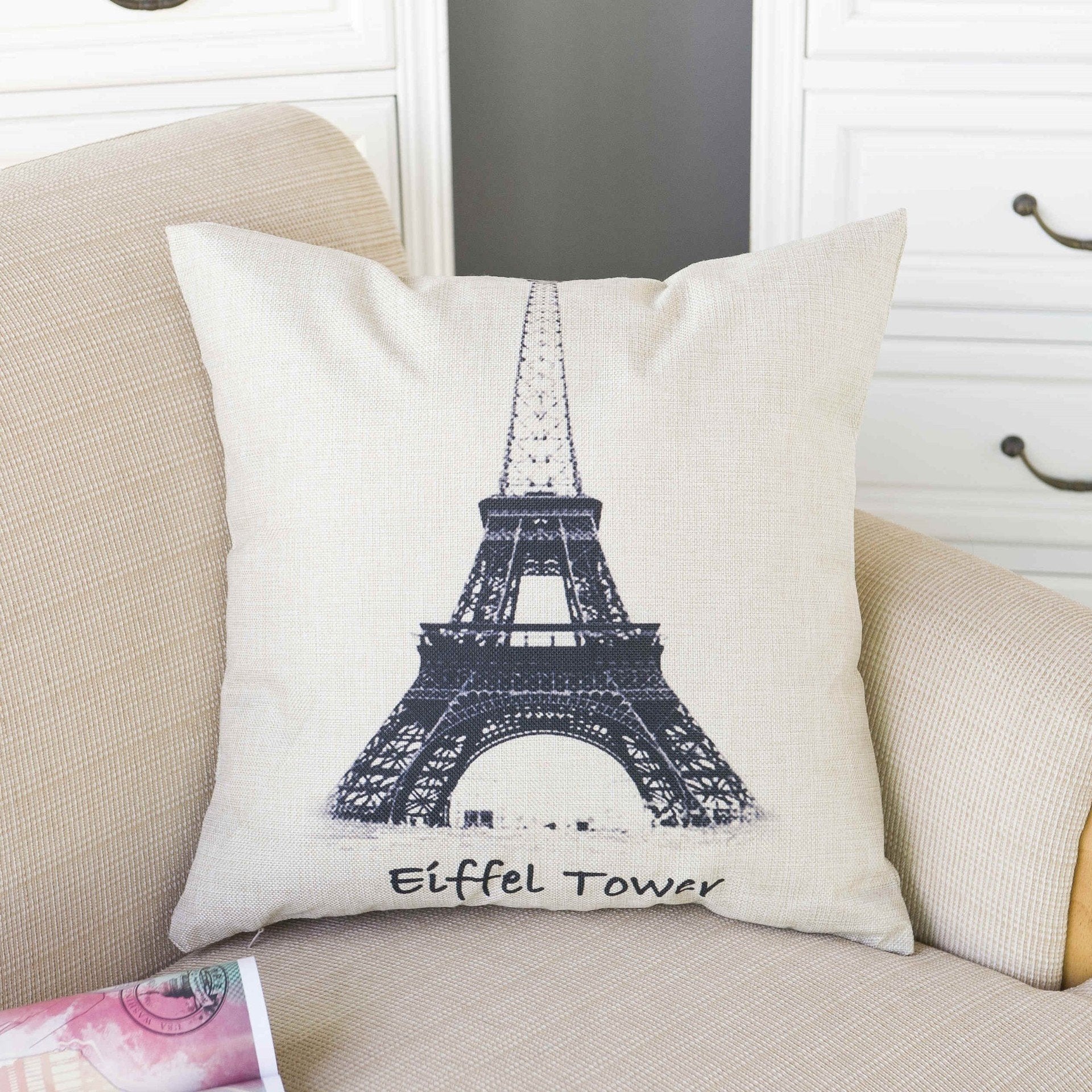 Ke Paris dengan sampul bantal cetak cinta