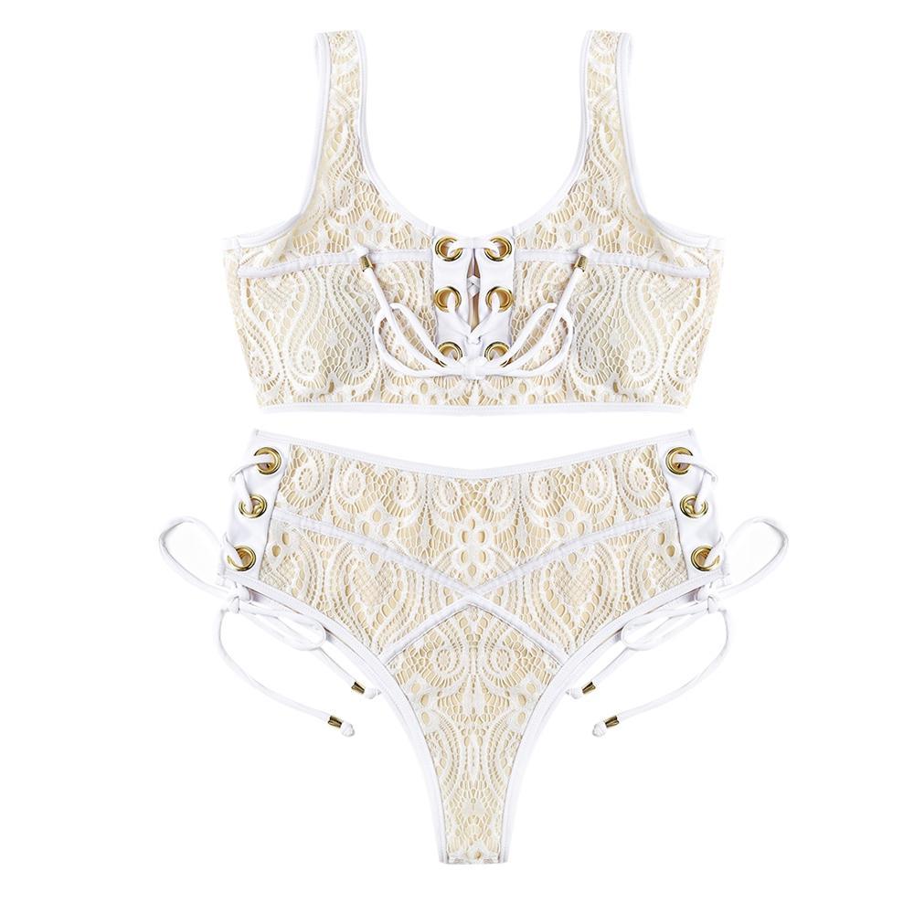 Le crochet en dentelle devrait attacher le bikini